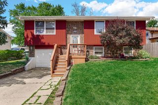 2105 Sanford Avenue, New Lenox, IL 60451