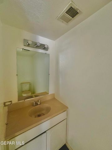 421 Panahi Road, Socorro, TX 79927