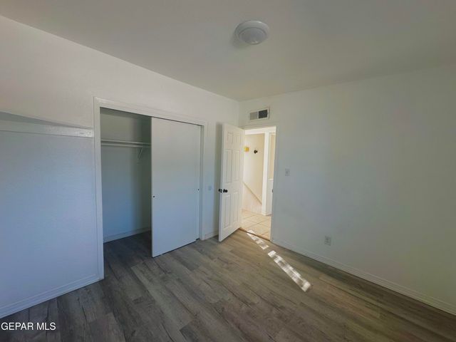 421 Panahi Road, Socorro, TX 79927