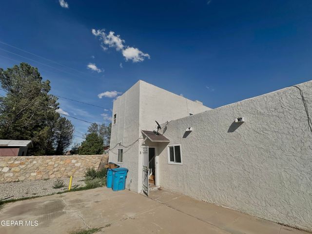 421 Panahi Road, Socorro, TX 79927
