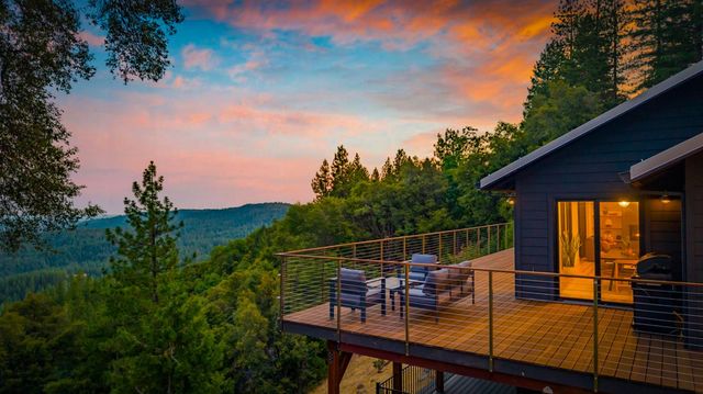 12736 Summit Ridge Dr, Nevada City, CA 95959