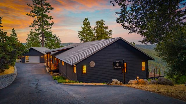 12736 Summit Ridge Dr, Nevada City, CA 95959