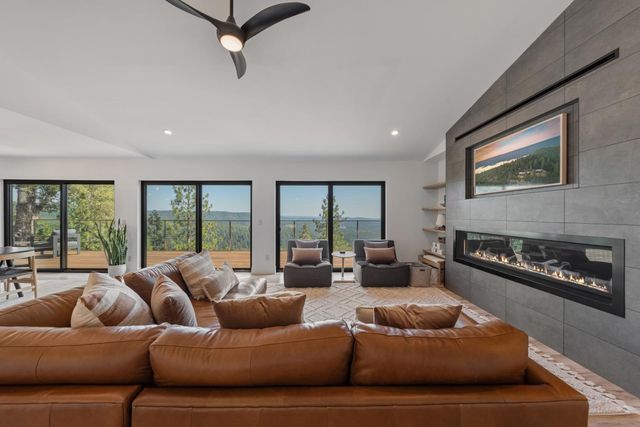 12736 Summit Ridge Dr, Nevada City, CA 95959