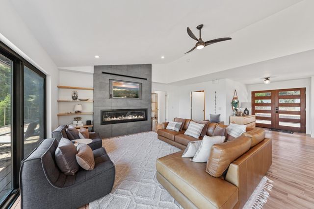 12736 Summit Ridge Dr, Nevada City, CA 95959