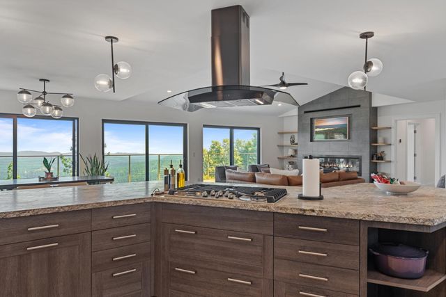 12736 Summit Ridge Dr, Nevada City, CA 95959