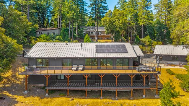 12736 Summit Ridge Dr, Nevada City, CA 95959