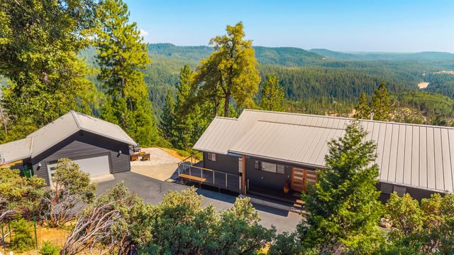 12736 Summit Ridge Dr, Nevada City, CA 95959