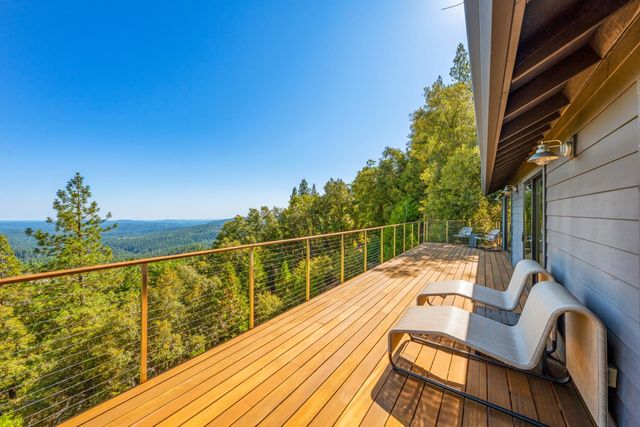 12736 Summit Ridge Dr, Nevada City, CA 95959