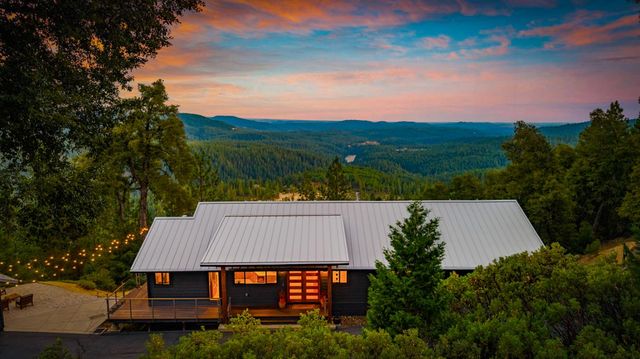 12736 Summit Ridge Dr, Nevada City, CA 95959