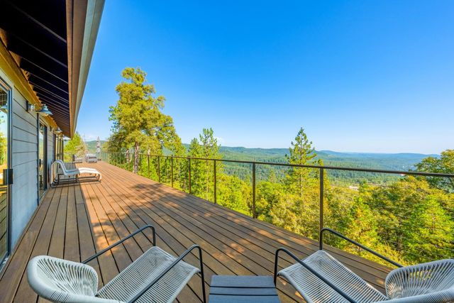 12736 Summit Ridge Dr, Nevada City, CA 95959