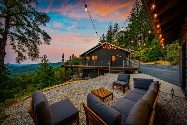 12736 Summit Ridge Dr, Nevada City, CA 95959