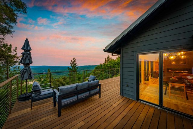 12736 Summit Ridge Dr, Nevada City, CA 95959