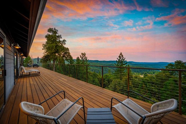 12736 Summit Ridge Dr, Nevada City, CA 95959