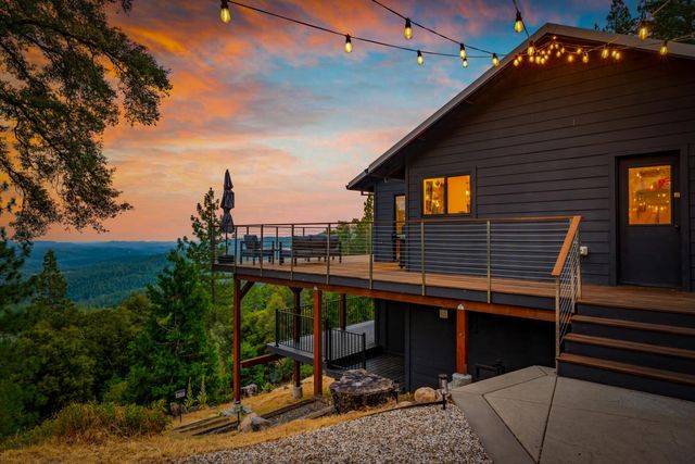 12736 Summit Ridge Dr, Nevada City, CA 95959