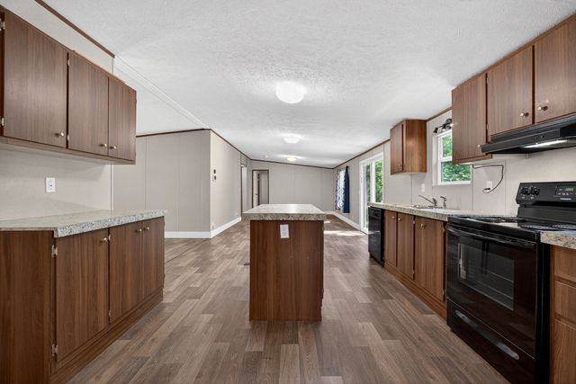 67 Medical Cir, Spencer, TN 38585