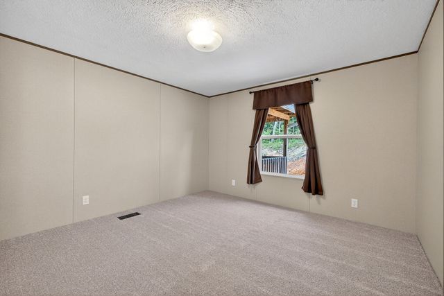 67 Medical Cir, Spencer, TN 38585