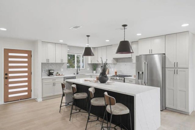 3296 Via Bartolo, San Diego, CA 92111