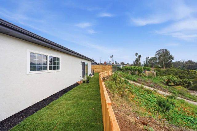 3296 Via Bartolo, San Diego, CA 92111