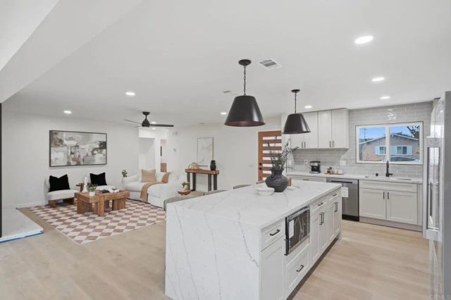 3296 Via Bartolo, San Diego, CA 92111