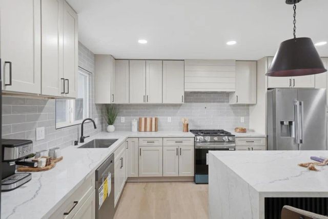 3296 Via Bartolo, San Diego, CA 92111