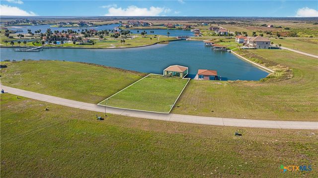 92 Chardonnay Way, Port O'connor, TX 77979