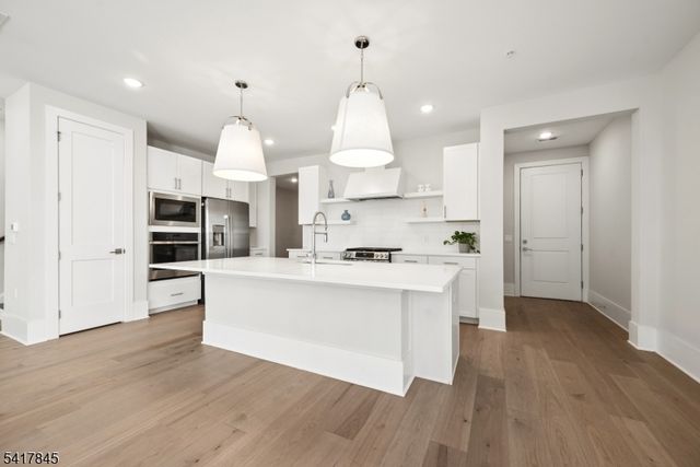 102 IRIS COURT, Warren Twp., NJ 07059