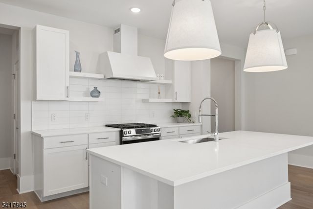 102 IRIS COURT, Warren Twp., NJ 07059