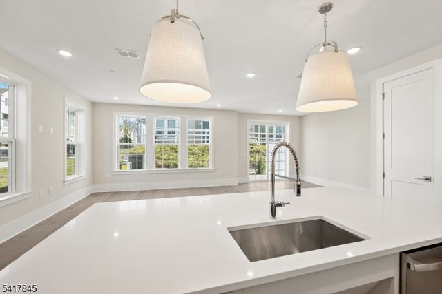 102 IRIS COURT, Warren Twp., NJ 07059