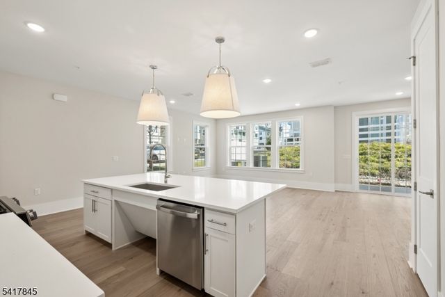 102 IRIS COURT, Warren Twp., NJ 07059