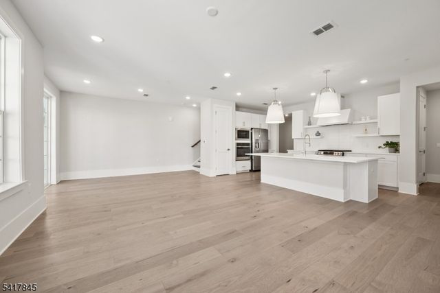 102 IRIS COURT, Warren Twp., NJ 07059