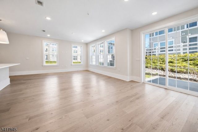 102 IRIS COURT, Warren Twp., NJ 07059