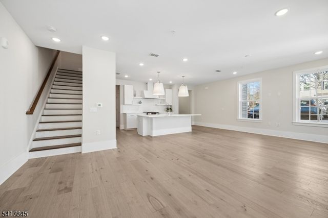 102 IRIS COURT, Warren Twp., NJ 07059