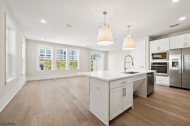 102 IRIS COURT, Warren Twp., NJ 07059