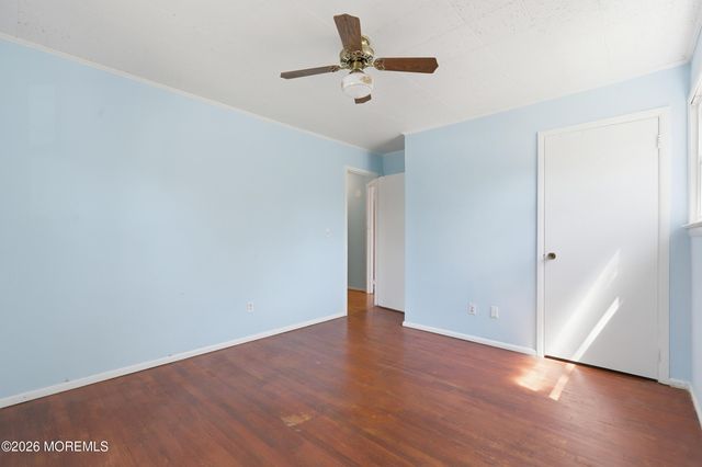 14 Woodridge Avenue, Toms River, NJ 08755