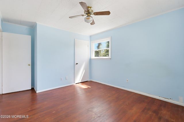 14 Woodridge Avenue, Toms River, NJ 08755