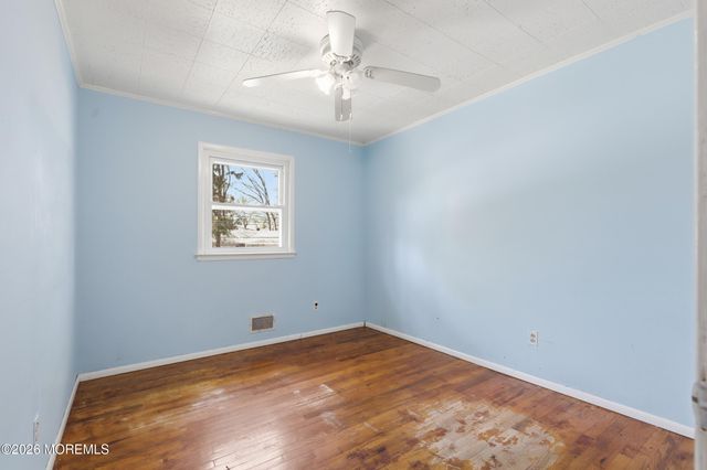14 Woodridge Avenue, Toms River, NJ 08755