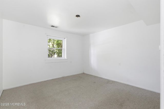 14 Woodridge Avenue, Toms River, NJ 08755