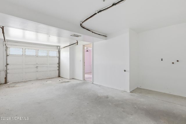 14 Woodridge Avenue, Toms River, NJ 08755