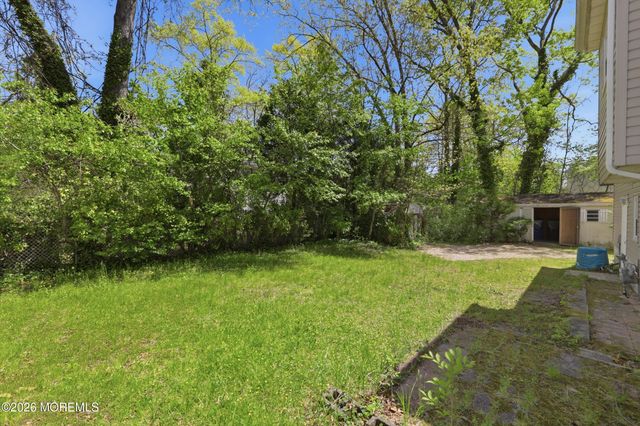 14 Woodridge Avenue, Toms River, NJ 08755