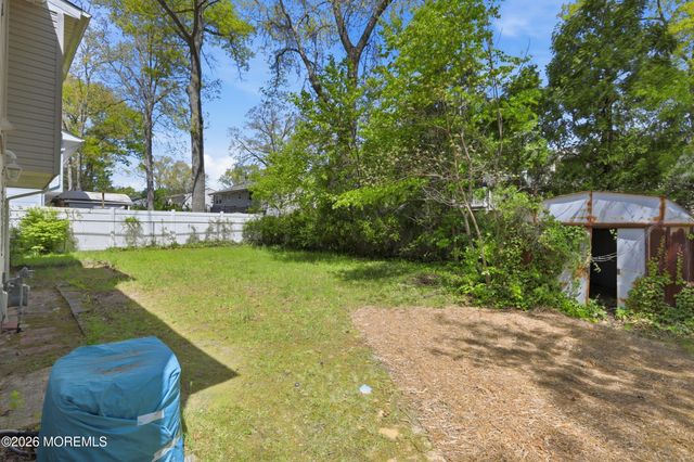 14 Woodridge Avenue, Toms River, NJ 08755