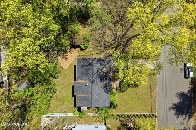 14 Woodridge Avenue, Toms River, NJ 08755
