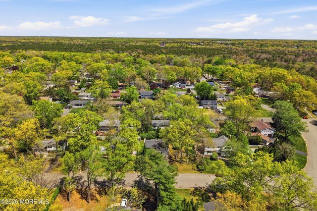 14 Woodridge Avenue, Toms River, NJ 08755