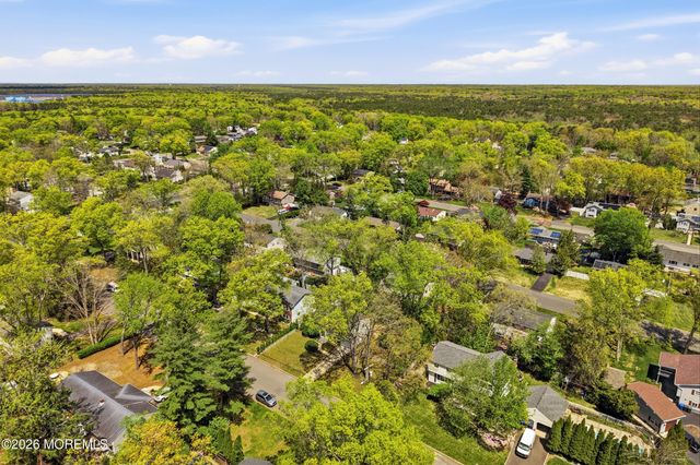 14 Woodridge Avenue, Toms River, NJ 08755