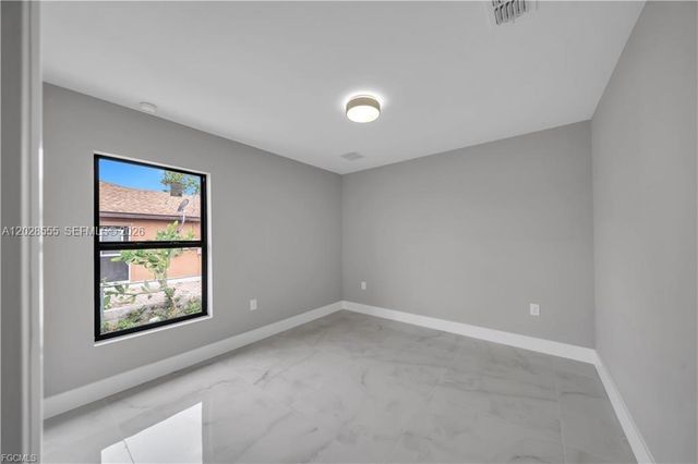 2507 39th ST SW, Lehigh Acres, FL 33976