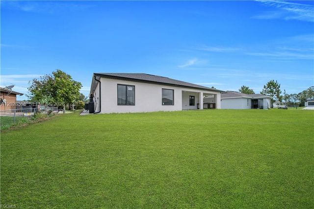 2507 39th ST SW, Lehigh Acres, FL 33976