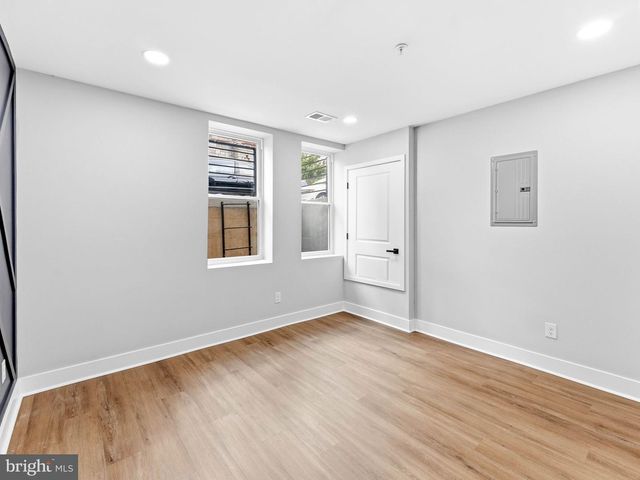 861 N 15TH ST, Philadelphia, PA 19130