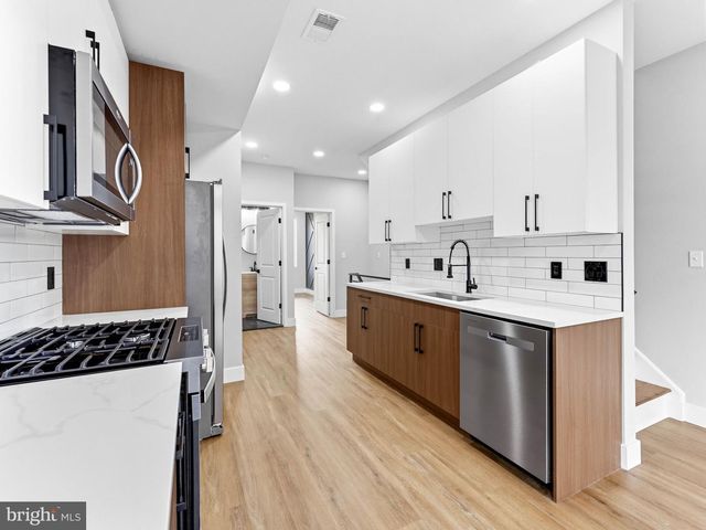 861 N 15TH ST, Philadelphia, PA 19130