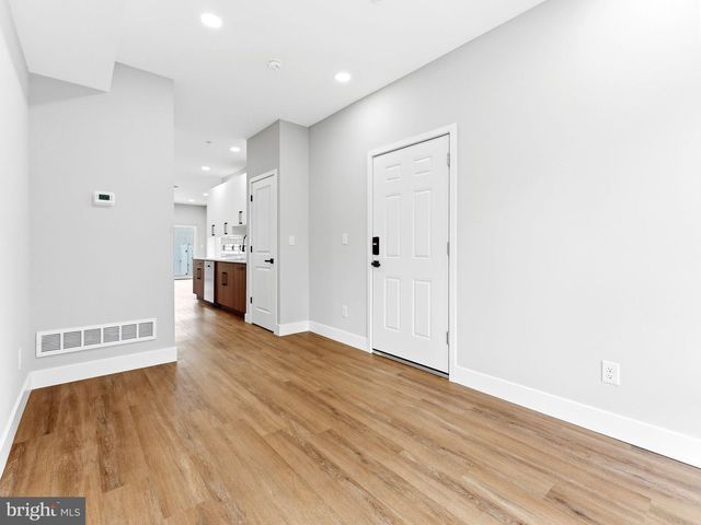 861 N 15TH ST, Philadelphia, PA 19130