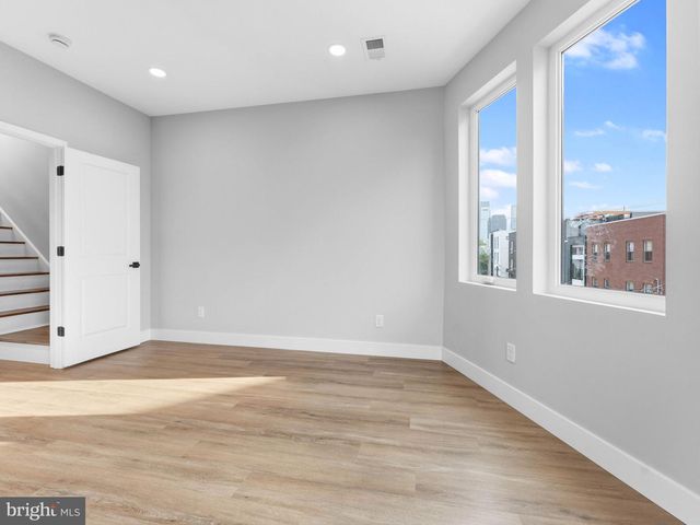 861 N 15TH ST, Philadelphia, PA 19130