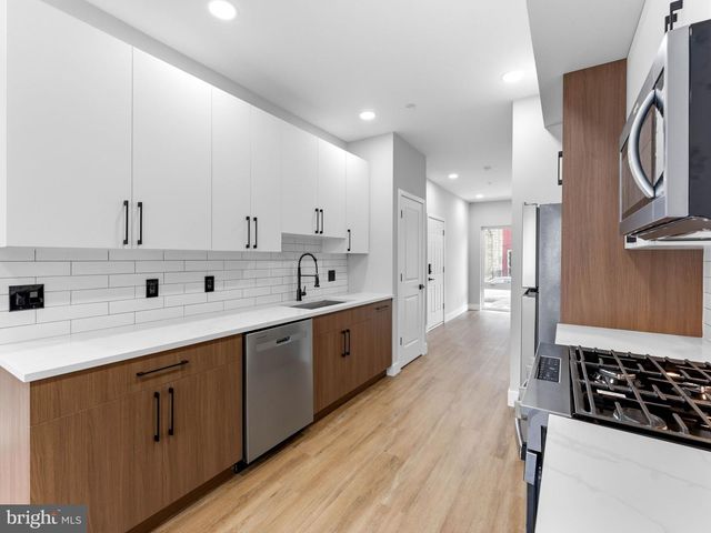 861 N 15TH ST, Philadelphia, PA 19130